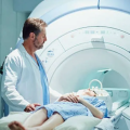 Какой врач делает МРТ и расшифровывает результаты?