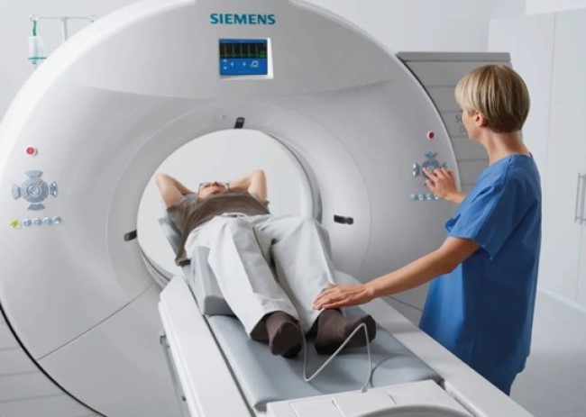 Большинство мультиспиральных компьютерных томографов имеют грузоподъемность до 150 кг, объем кольца барабана - 140-150 см.