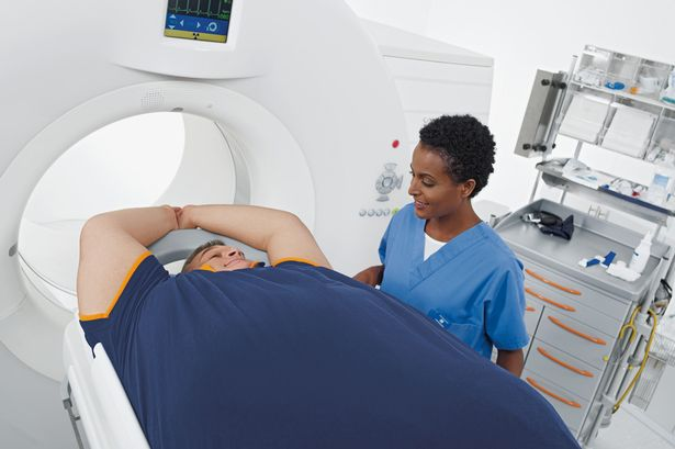 Для тучных людей с массой тела свыше 150 кг необходимы специальные томографы, поэтому вес следует озвучить при записи в клинику