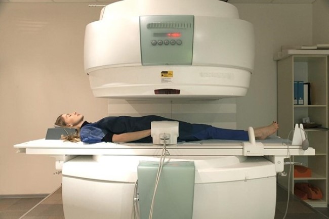 Сканирование руки на открытом томографе